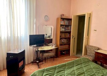 Camera da letto - Three-room apartment via Taranto, Parabita - photo 7