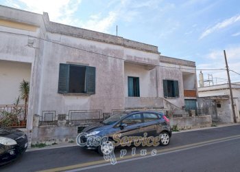 Facciata - Casa indipendente via Tevere, Nociglia - foto 16