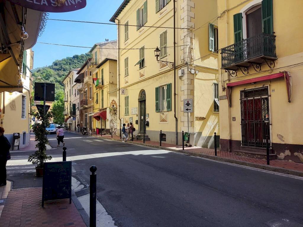 Zona - Shop via Patrioti Martiri, Dolceacqua - photo 3