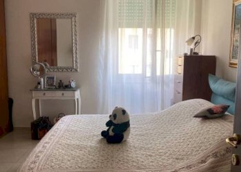 Camera da letto - Three-room apartment via Lainate, 48, Rho - photo 19