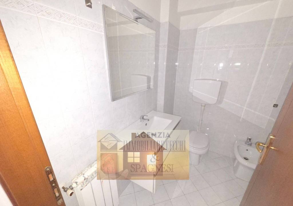 Bagno - Three-room apartment via Pistoiese, 161A, Signa - photo 3