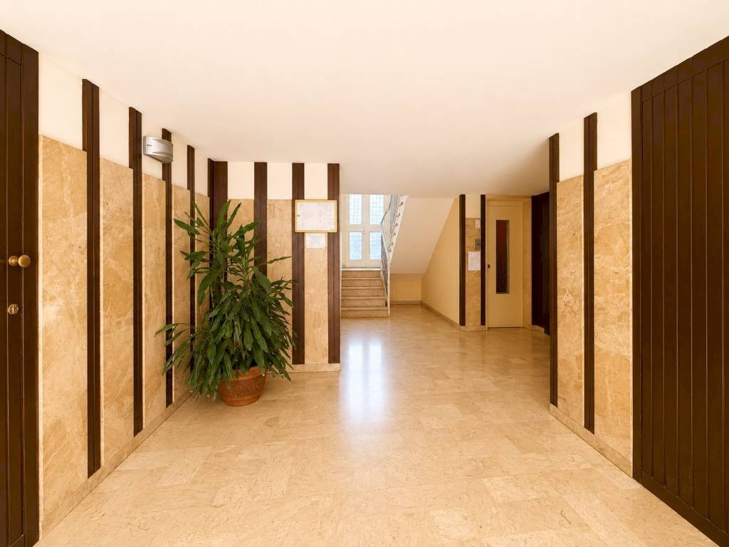 Interno palazzo - Four-room apartment viale Eloisia Barbaroux, 27, Carmagnola - photo 3