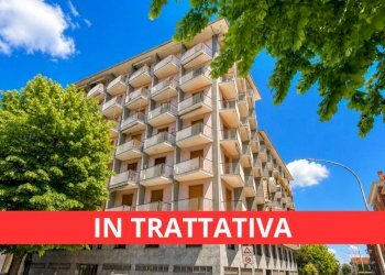 Facciata - Quadrilocale viale Eloisia Barbaroux, 27, Carmagnola - foto 1