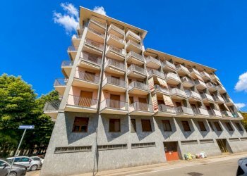 Facciata - Quadrilocale viale Eloisia Barbaroux, 27, Carmagnola - foto 3