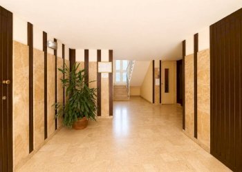 Interno palazzo - Quadrilocale viale Eloisia Barbaroux, 27, Carmagnola - foto 4
