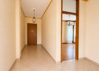 Interno palazzo - Quadrilocale viale Eloisia Barbaroux, 27, Carmagnola - foto 7