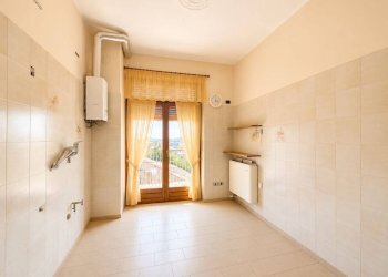 Cucina - Quadrilocale viale Eloisia Barbaroux, 27, Carmagnola - foto 11