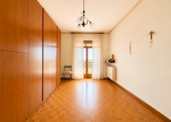 Camera da letto - Quadrilocale viale Eloisia Barbaroux, 27, Carmagnola - foto 13