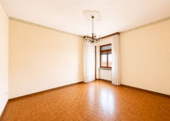 Camera da letto - Quadrilocale viale Eloisia Barbaroux, 27, Carmagnola - foto 16