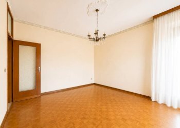 Camera da letto - Quadrilocale viale Eloisia Barbaroux, 27, Carmagnola - foto 17