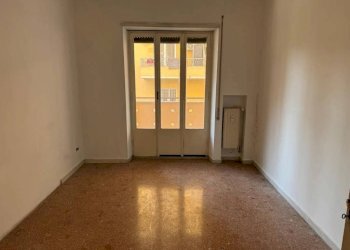 Camera da letto - Three-room apartment via Ermenegildo Pistelli, 4, Roma - photo 3