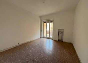 Camera da letto - Three-room apartment via Ermenegildo Pistelli, 4, Roma - photo 12