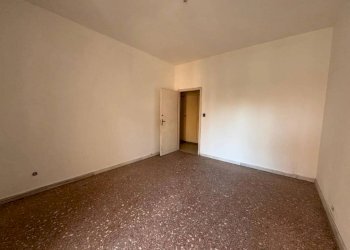 Camera da letto - Three-room apartment via Ermenegildo Pistelli, 4, Roma - photo 13