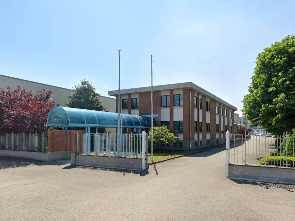 Facciata - Shed via Enrico de Nicola, 26, Settimo Torinese - photo 2