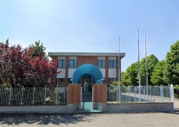 Facciata - Shed via Enrico de Nicola, 26, Settimo Torinese - photo 3