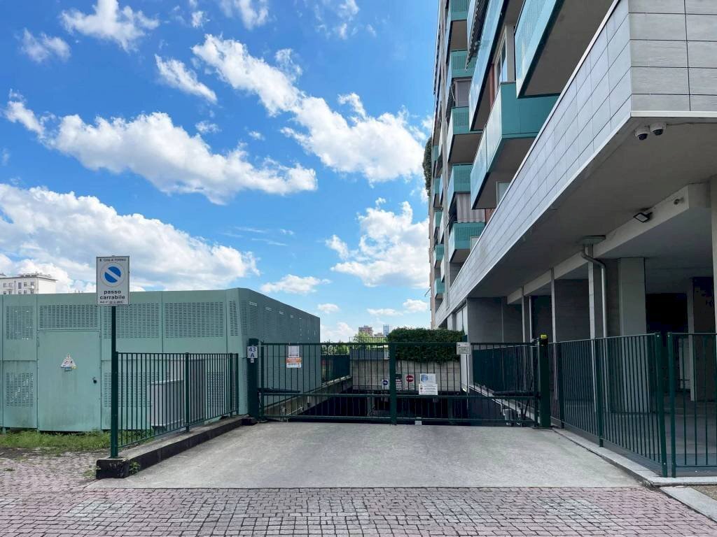 Cortile interno - Box via Verolengo, 43, Torino (zona Borgo Vittoria) - foto 1