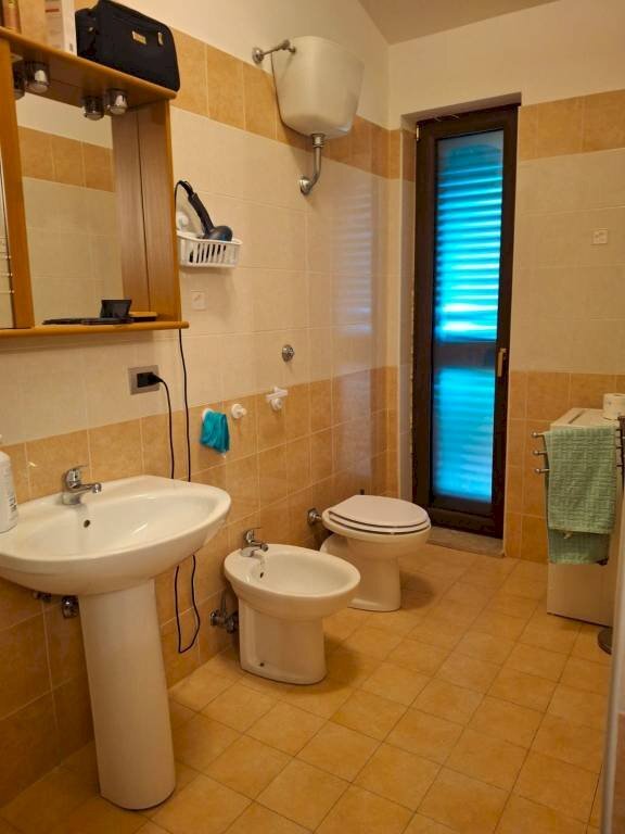 Bagno - Trilocale via Olmo Lungo, San Giorgio del Sannio - foto 2