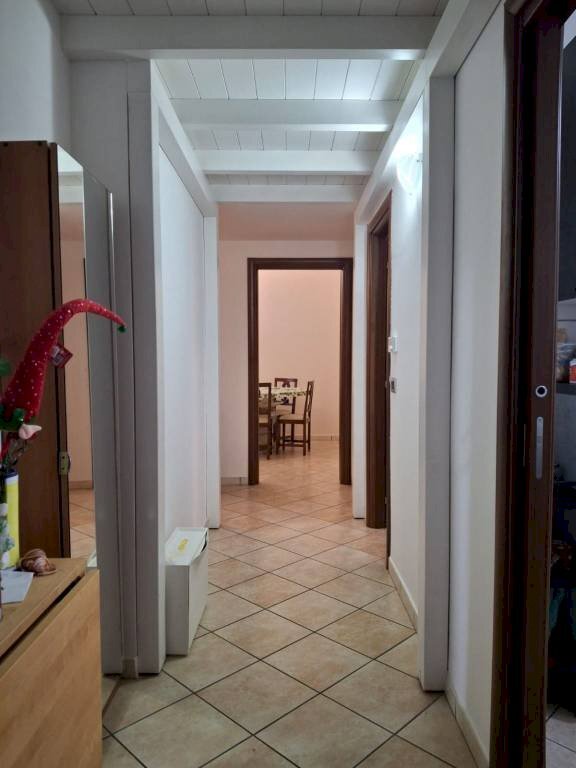 Corridoio - Trilocale via Olmo Lungo, San Giorgio del Sannio - foto 3