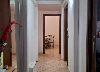 Corridoio - Trilocale via Olmo Lungo, San Giorgio del Sannio - foto 3