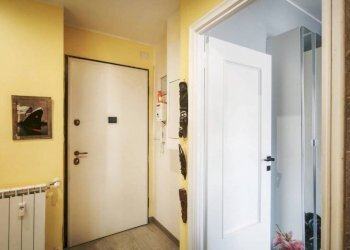 Ingresso - Two-room apartment via Stefanina Moro, Genova (neighborhood Marassi) - photo 2