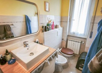Bagno - Two-room apartment via Stefanina Moro, Genova (neighborhood Marassi) - photo 19