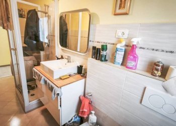 Bagno - Two-room apartment via Stefanina Moro, Genova (neighborhood Marassi) - photo 20