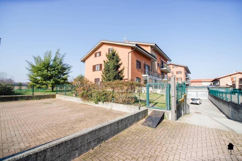 Zona - Trilocale via Massimo d'Azeglio, 7, Rondissone - foto 2