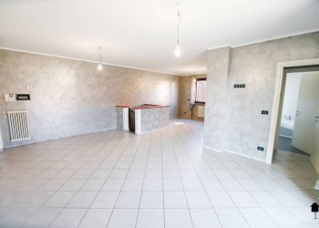 Cucina - Trilocale via Massimo d'Azeglio, 7, Rondissone - foto 5