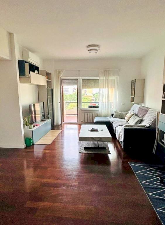 Soggiorno - Bilocale via Mar della Cina, Roma (zona Torrino) - foto 2