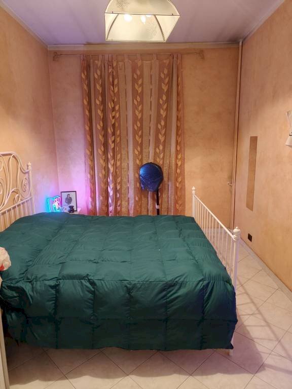 Camera da letto - Three-room apartment via Mombarcaro, 15B, Torino (neighborhood Santa Rita) - photo 2