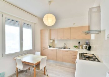 Cucina - Three-room apartment via Fratelli Rosselli, 2, Casnate con Bernate - photo 4