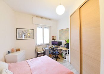 Camera da letto - Three-room apartment via Fratelli Rosselli, 2, Casnate con Bernate - photo 14