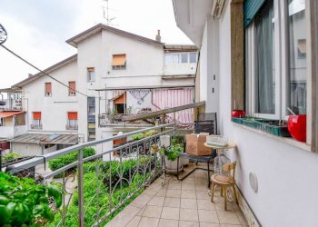 Balcone - Three-room apartment via Fratelli Rosselli, 2, Casnate con Bernate - photo 18
