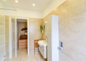 Bagno - Three-room apartment via Fratelli Rosselli, 2, Casnate con Bernate - photo 19