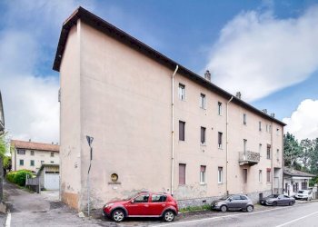 Facciata - Three-room apartment via Fratelli Rosselli, 2, Casnate con Bernate - photo 22