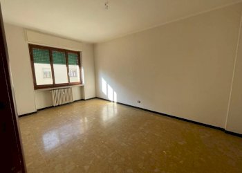 Camera da letto - Three-room apartment Alessandria - photo 9