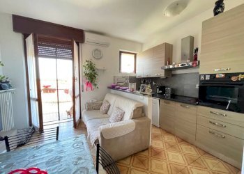 Cucina - Bilocale via C. Schenoni, Cornate d'Adda - foto 6
