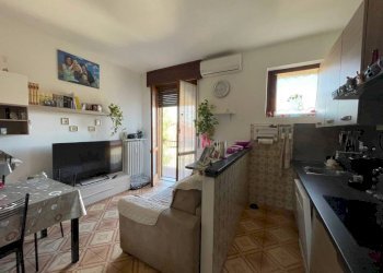 Cucina - Bilocale via C. Schenoni, Cornate d'Adda - foto 9