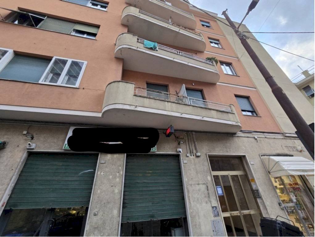Facciata - Quadrilocale all'asta via Piero Pinetti, 41, Genova (zona Marassi) - foto 2