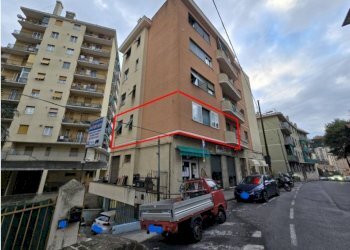 Facciata - Quadrilocale all'asta via Piero Pinetti, 41, Genova (zona Marassi) - foto 1