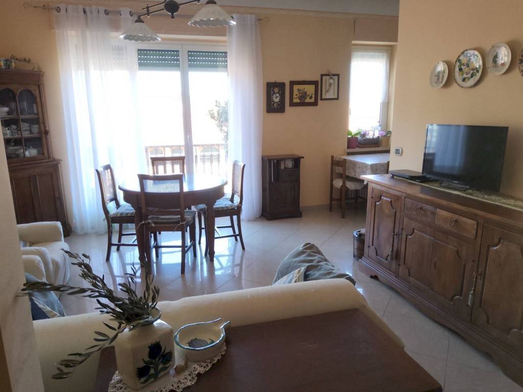 Soggiorno - Quadrilocale via Luigi Cadorna, 20, Busca - foto 1