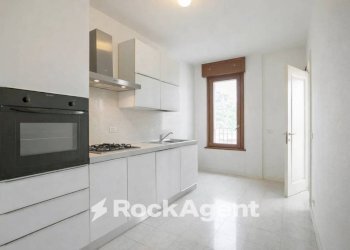 Cucina - Four-room apartment via Madonna della Neve, 5, Bergamo - photo 9