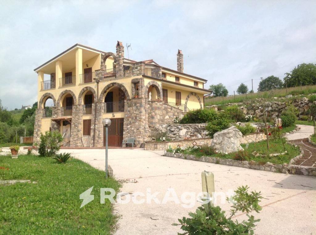 Facciata - Villa via Mascioni, 23, Castel Campagnano - foto 1