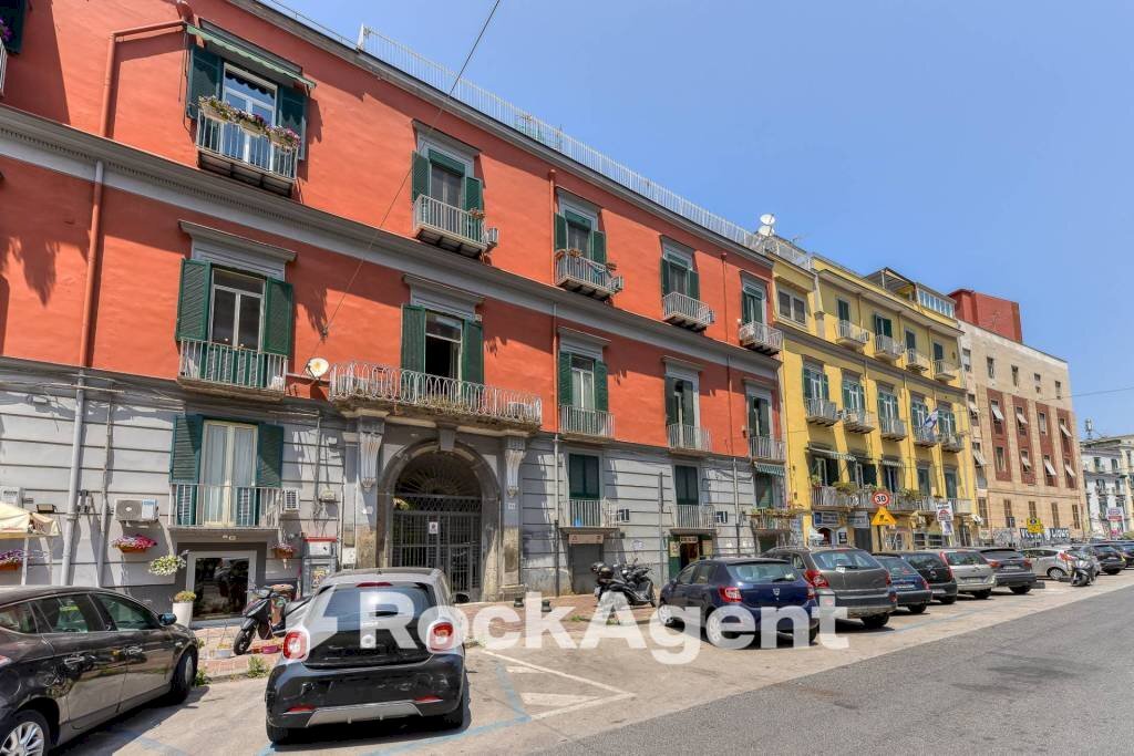Facciata - Apartment via Giordano Bruno, Napoli (neighborhood Chiaia) - photo 2