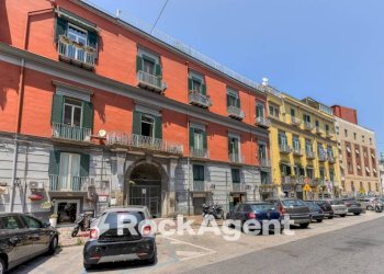 Facciata - Apartment via Giordano Bruno, Napoli (neighborhood Chiaia) - photo 2