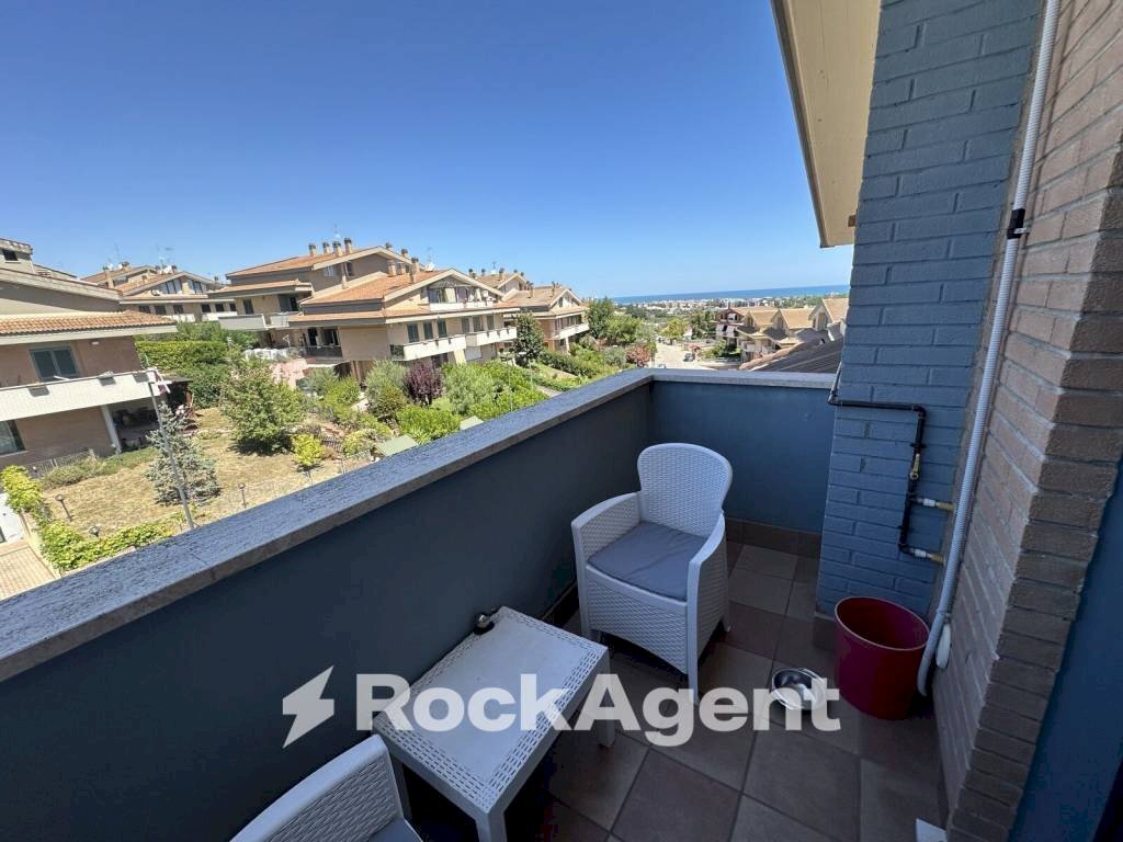 Terrazzo - Two-room apartment via Levante, 32, Città Sant'Angelo - photo 3