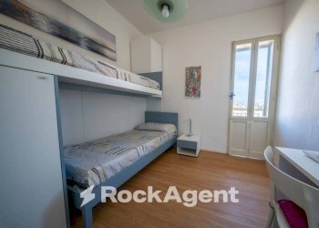 Camera da letto - Trilocale via Grazia Deledda, 45, Alghero - foto 13