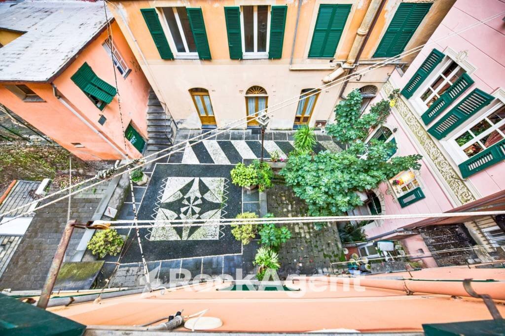 Cortile interno - Quadrilocale via Giuseppe Garibaldi, 186, Camogli - foto 1