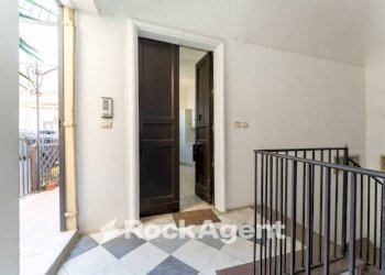 Interno palazzo - Three-room apartment via Vittorio Emanuele II, 108, Catania - photo 22