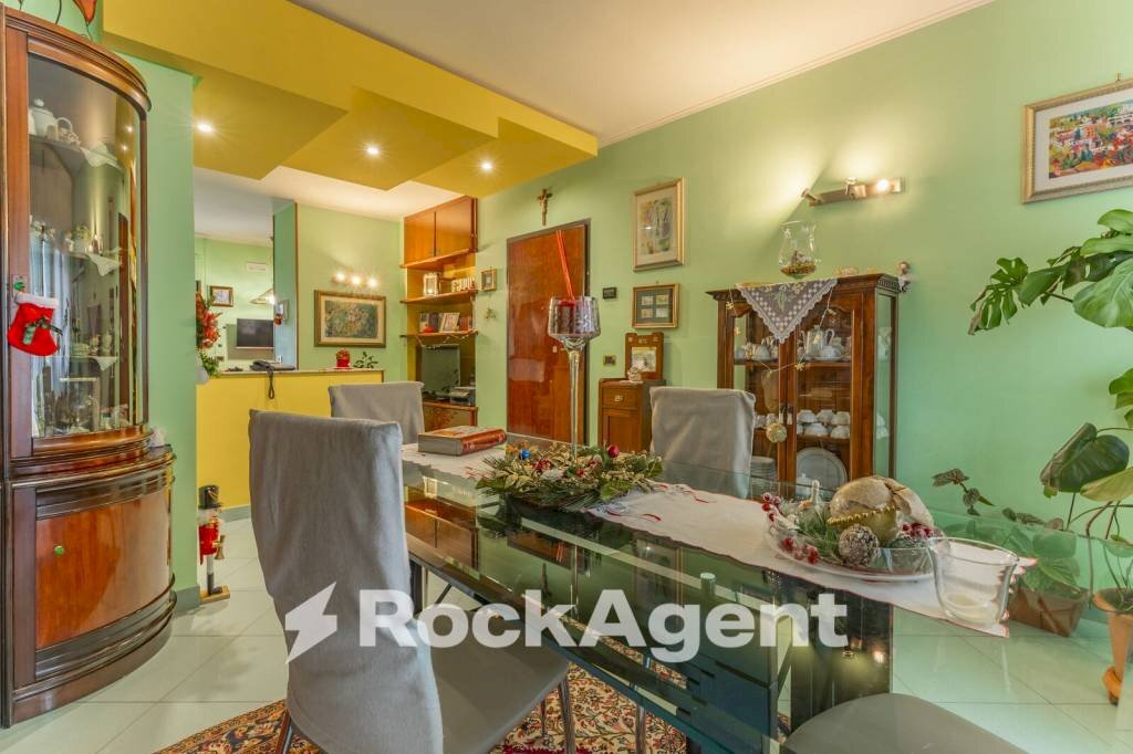 Interno non residenziale - Trilocale via dell'Annunciazione, 4, Gravina in Puglia - foto 1